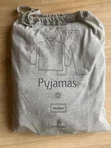 에미레이트 항공 퍼스트 클래스 남성용 M 사이즈 파자마