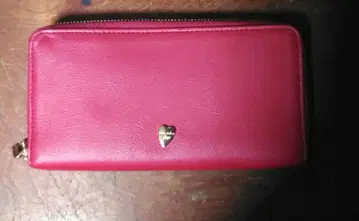 니코&쉘, 빨간색 가죽 장지갑 하트형 로고