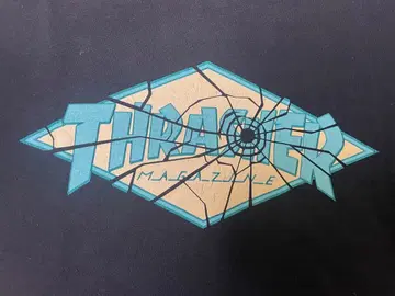 THRASHER 크랙 디자인 T셔츠 블랙