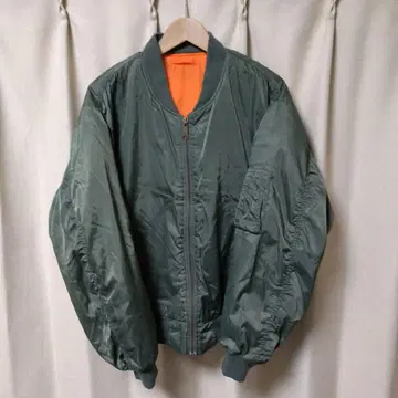 유니클로 MA-1 자켓