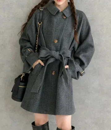 그레이 벨트 미들 기장 코트