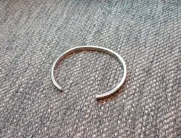 DANIEL WELINGTON 실버 오픈 뱅글