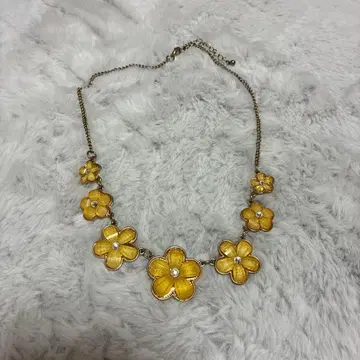 꽃 모티브 골드 목걸이