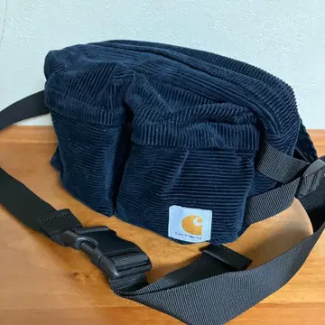 [ 새상품급 ] Carhartt 코듀로이 바디백 네이비