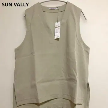 SUN VALLEY 새상품 베이지 V넥 베스트 스트레치