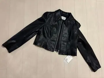 블랙 크롭 자켓 합성 피혁