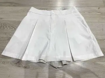 RLX 화이트 플리츠 큐롯