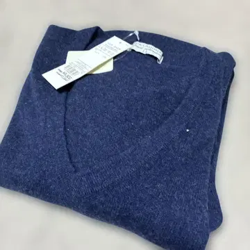 캐시미어 100% 네이비 V넥 스웨터