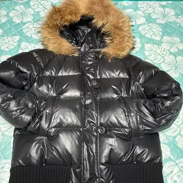 theory 블랙 다운 자켓 사이즈 4