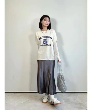 green label relaxing 새틴 내로우 스커트