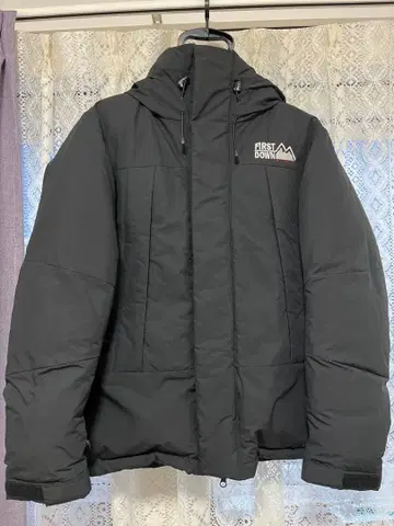 FIRST DOWN 후드 부착 다운 자켓 블랙