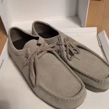 GU 베이지 스웨이드 모카신 신발 왈라비