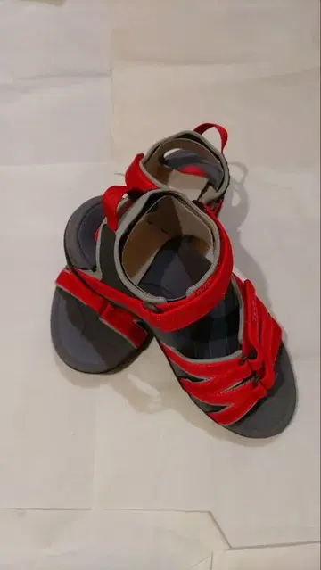 새상품, 미사용 teva 22cm 레드 블랙