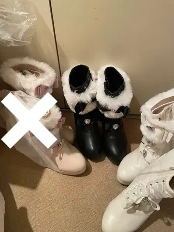 퍼 장식 리본 힐 부츠 시마무라 마시로 아리스 부츠 블랙 화이트