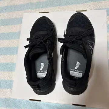 블랙 메쉬 스니커즈 23.5cm