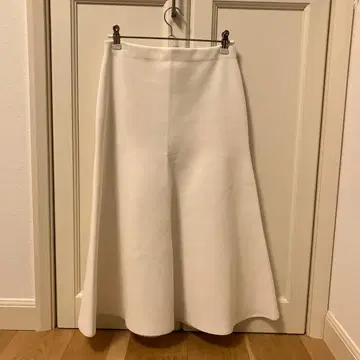 Theory 화이트 플레어 스커트 택 포함 새상품