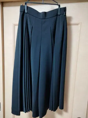 ANAYI 블랙 플리츠 플레어 팬츠 38