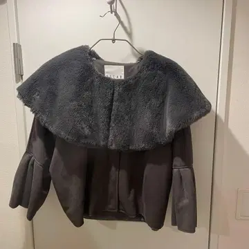 [ 새상품급 ] ESCAR 플러피 케이프 포함 숏코트