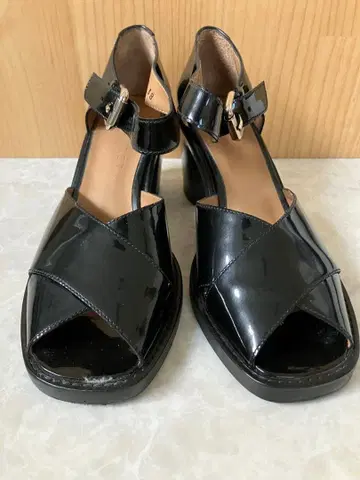 [ MARGARET HOWELL ] 블랙 오픈토 힐 38