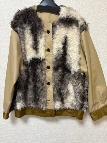 새상품 이번 시즌 에이미 로우 코트 그라데이션 퍼 배색 자켓