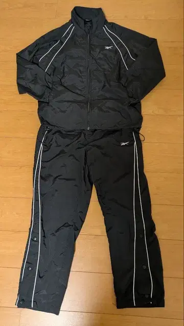 리복 나일론 윈드 브레이커 셋업 L 사이즈