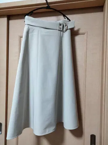 ANAYI 라이트 베이지 플레어 스커트 벨트 부착풍 38