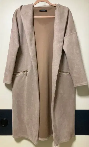 SUREVE 핑크 베이지 후드 부착 롱 코트 M 스웨이드 조