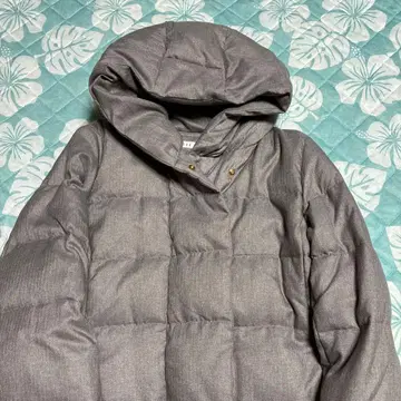 a.v.v 후드 부착 그레이 다운 자켓