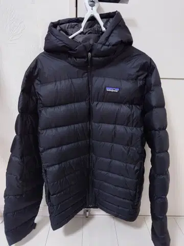 새상품급 Patagonia 하이로프트 다운 후디 S 블랙