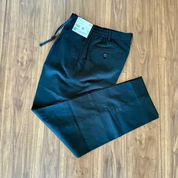 [ 미사용 ] UNIQLO 턱 테이퍼드 팬츠 블랙 M