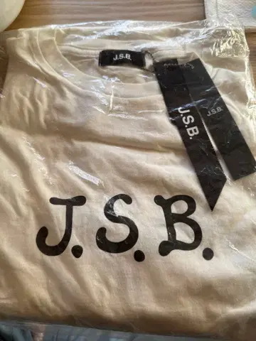 J.S.B. 화이트 T셔츠