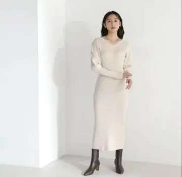 NATURAL BEAUTY BASIC 형태 니트 원피스