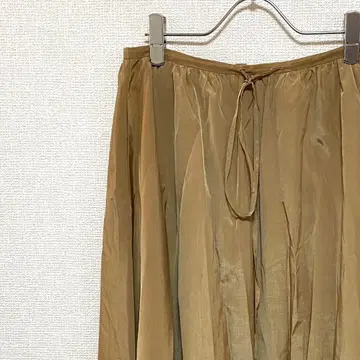 martinique 롱 스커트 플레어 새틴 심플 허리끈 포함