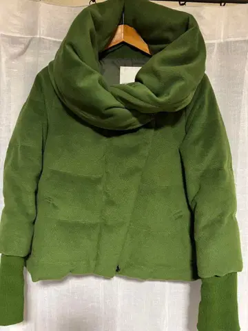 올리브 그린 다운 자켓