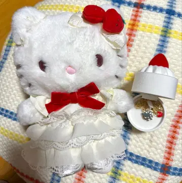 숏 케이크 키티 봉제 인형