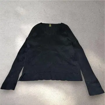 BATONER 리브 V넥 코튼 니트 블랙