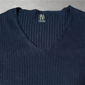 BATONER 리브 V넥 코튼 니트 블랙