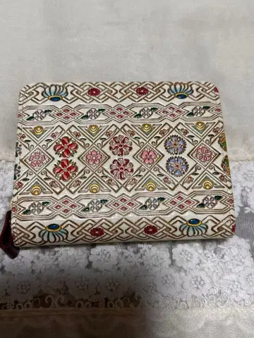 문고야 지퍼 달린 접이식 지갑 미사용!