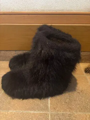 블랙 퍼 무톤 부츠