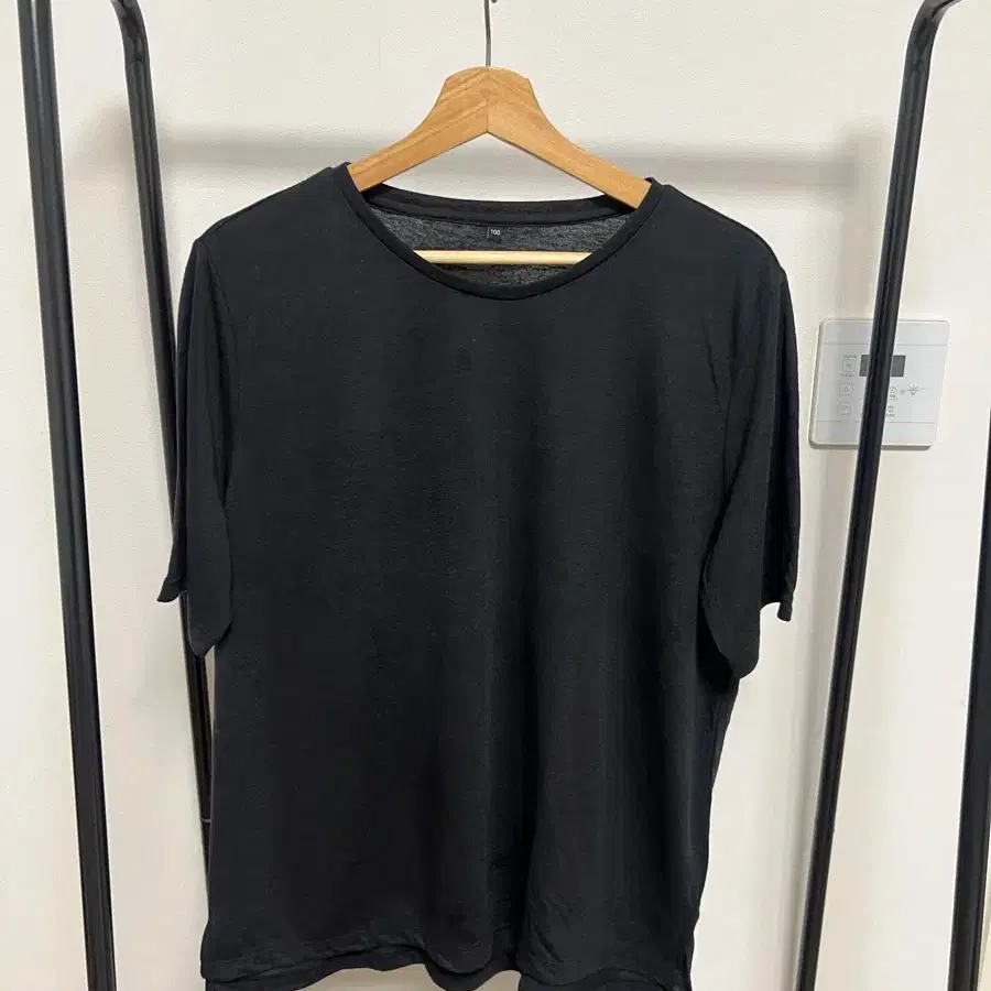 Black Round Neck Long Sleeve T-shirt 626