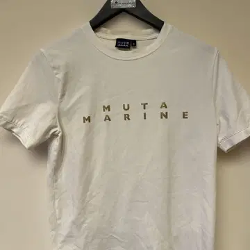 미니멀리스트 MUTA MARINE 화이트 T셔츠 사이즈 5 (^^)