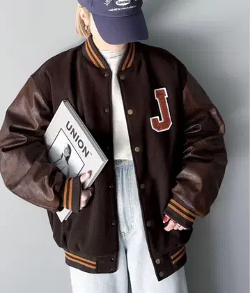 JAVA 알파벳 바시티 자켓 브라운 XL