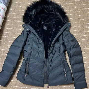 ZARA 블랙 다운 자켓 M
