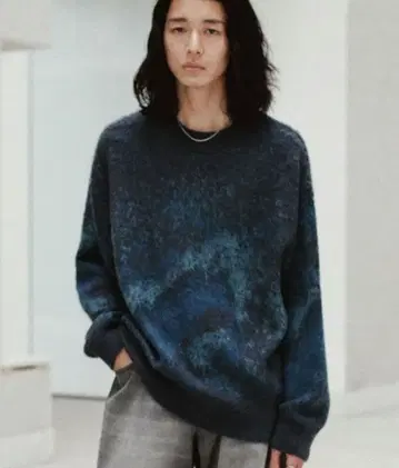 wym 다크 블루 그라데이션 니트