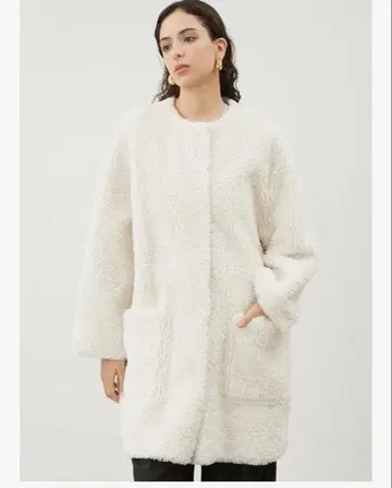 미사용 Mila Owen 노카라 커브 보아 코트