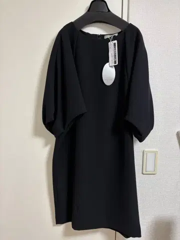 미사용 새상품! DAMA collection 블랙 긴팔 무릎 기장 원피스