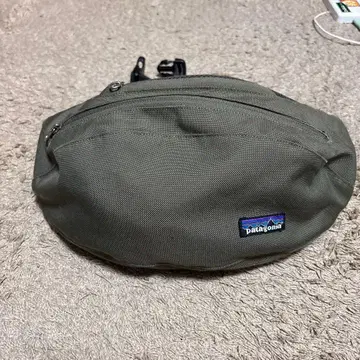 patagonia 바디백 그레이