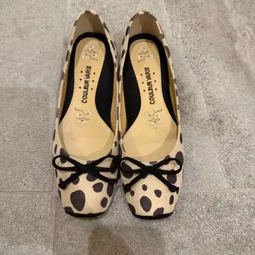 COULLIER VARIE 도트 무늬 플랫슈즈 22.5cm