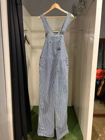 OshKosh 스트라이프 오버롤