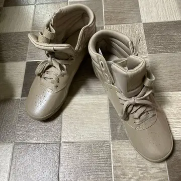 리복 베이지 하이컷 스니커즈